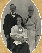 Olof Lundberg, Unknown, Ingeborg Eliasson, Maj-Lis Lundberg.<br/>Photo from ca 1925